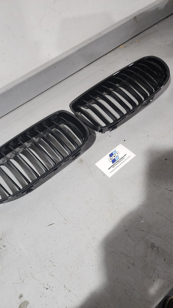 E90 LCI kidney grill GLOSS black